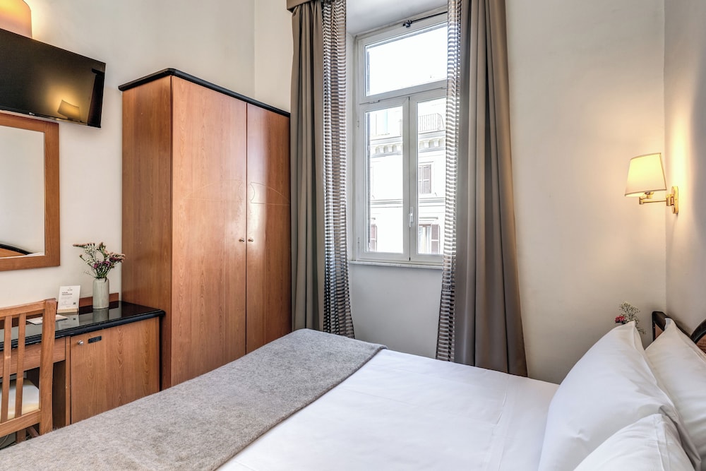 Room, Triple, 1 Double and 1 Single Bed, Hotel Sonya 6/10