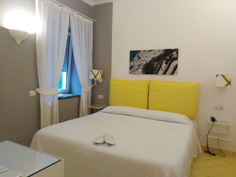Relais Maresca Luxury Small Hotel 9/71