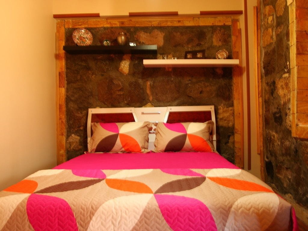ROOM, QUADRUPLE