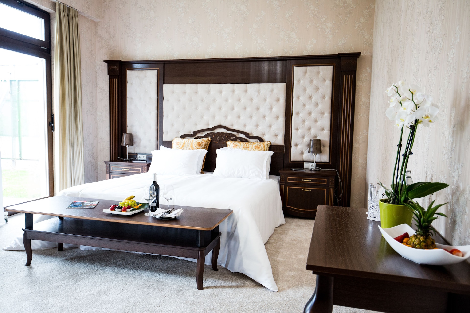 JUNIOR SUITE, KING BED, GARDEN VIEW, ACCESSIBLE