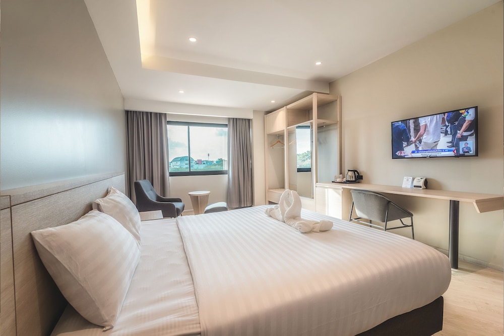 DELUXE, DOUBLE BED