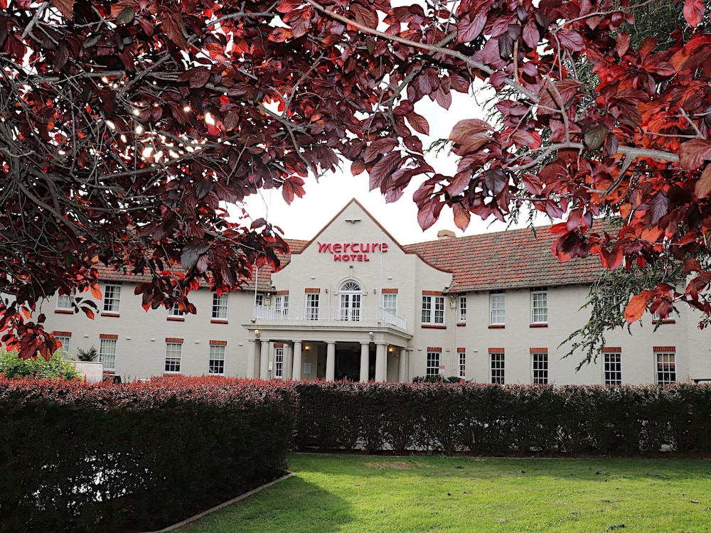 Mercure Canberra 37/41