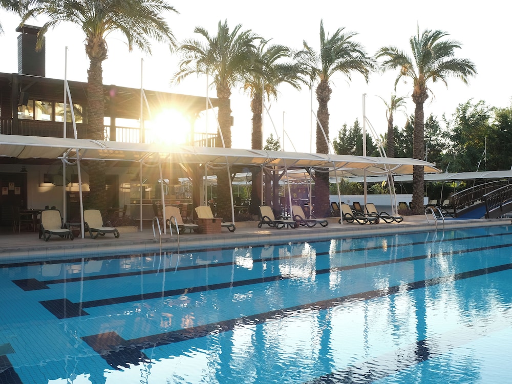 Crystal De Luxe Comfort Collection in KEMER
