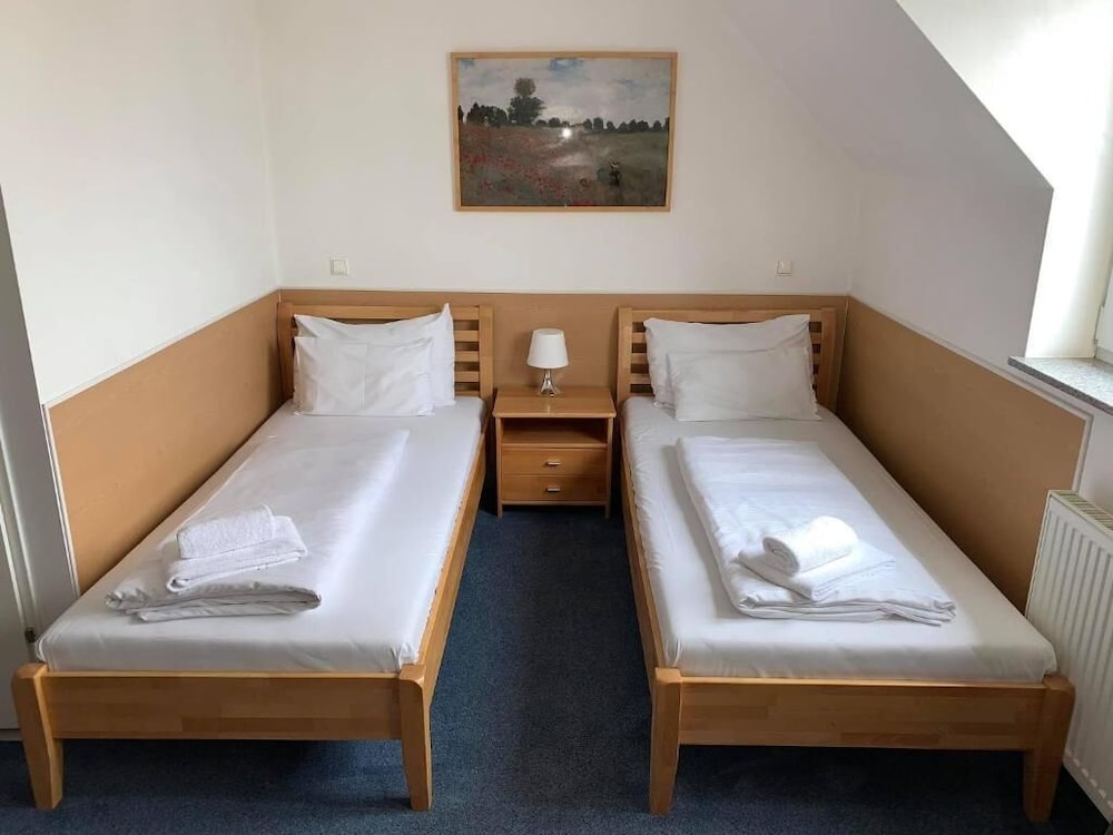 STANDARD, TWIN BEDS