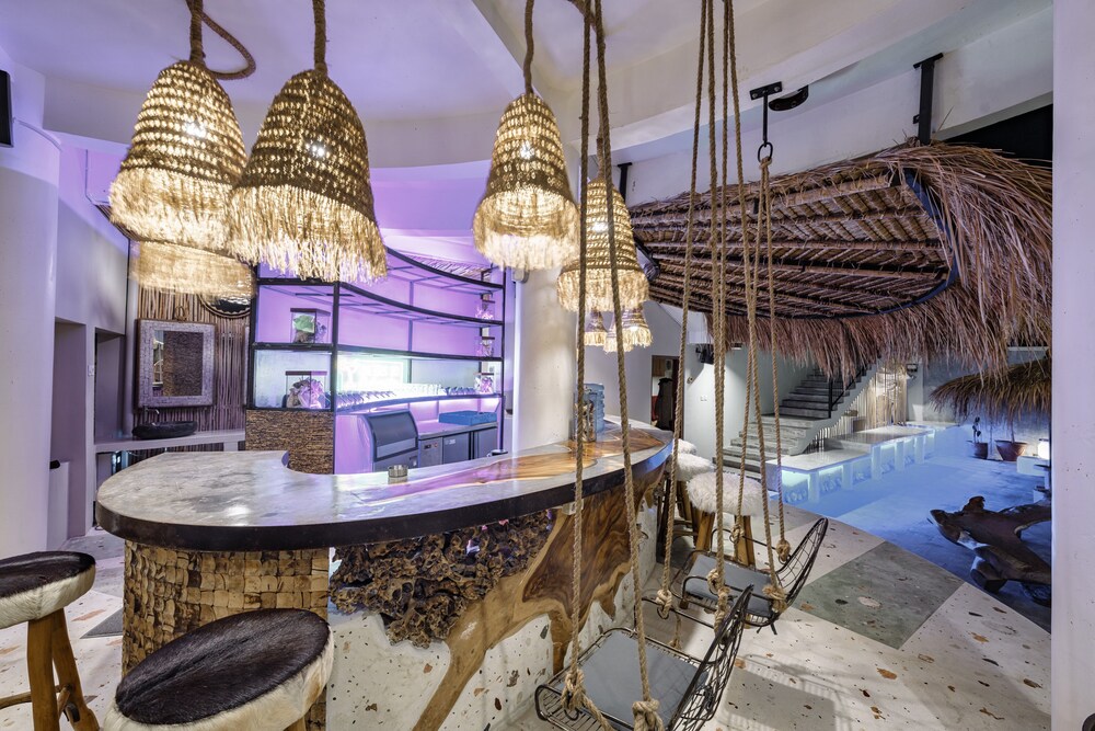 El Tropico Boutique Hotel 4/50