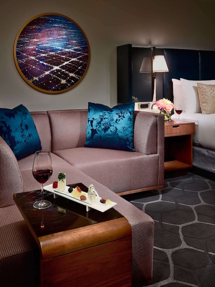 Royal Sonesta Houston Galleria 34/57