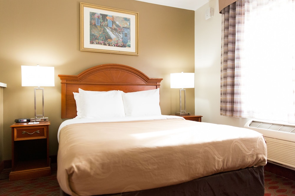 Quality Inn & Suites Goodyear - Phoenix West 10/42