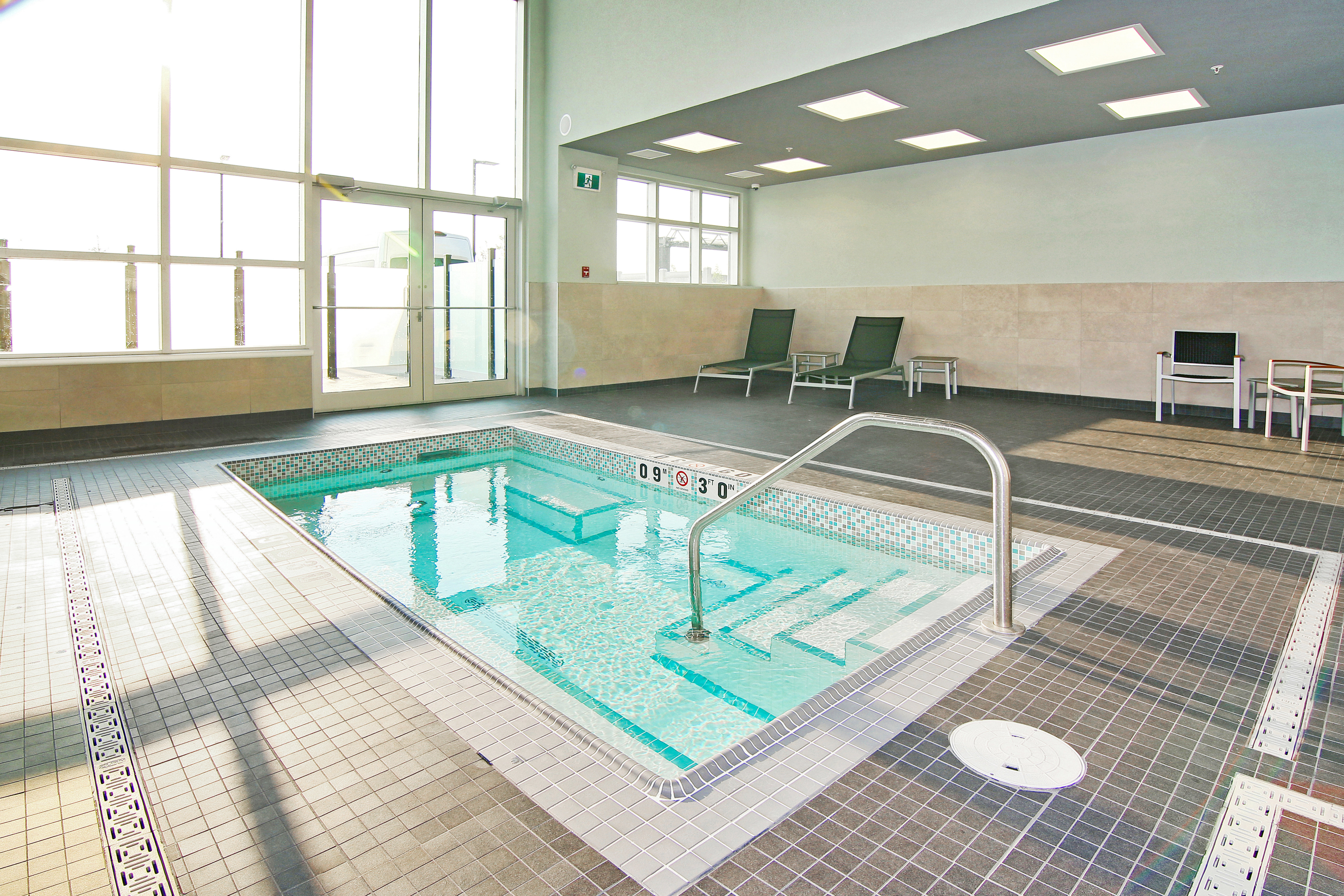 Holiday Inn & Suites Calgary Airport North 24/50