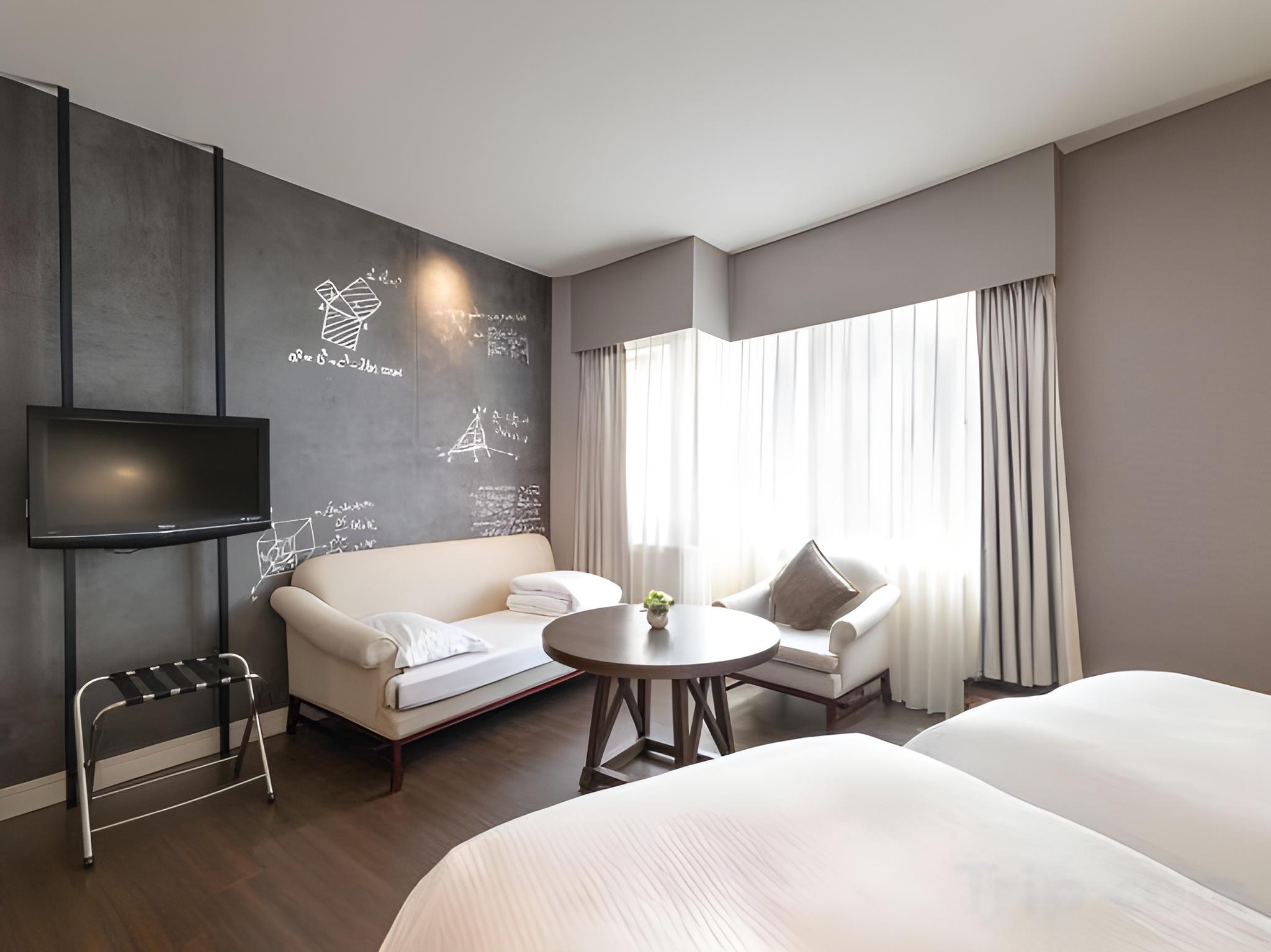 Hollywood, Twin Beds
