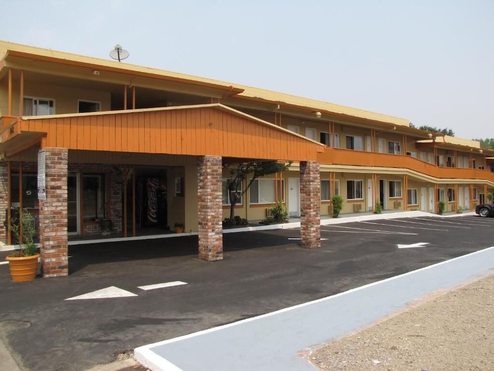 Classic Inn Red Bluff 4/24