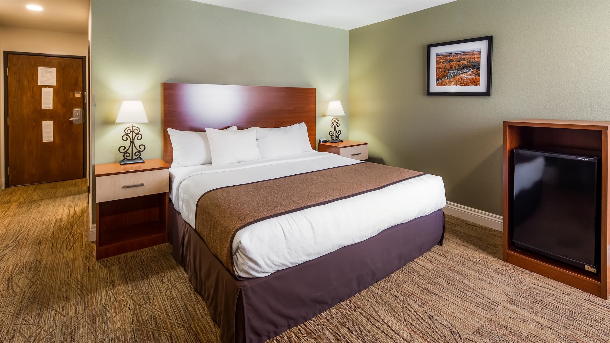غرفة قياسية بسرير كينج، Best Western Red Hills 3/8