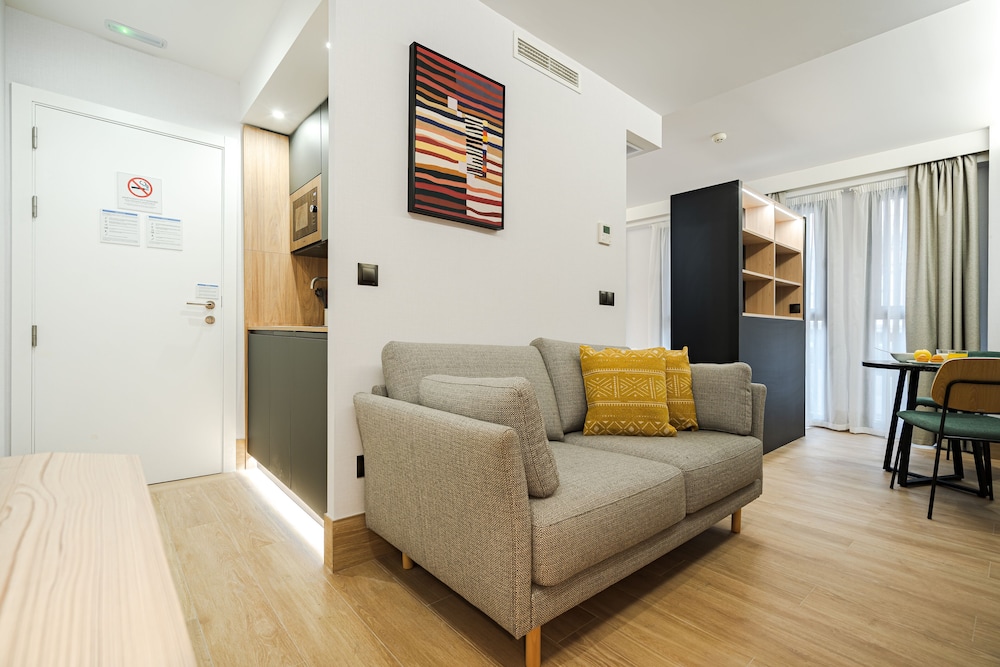 Feelathome Ventas Suites 28/50