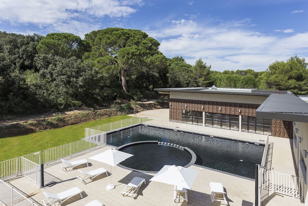 Residence Le Pont Du Gard 3/48