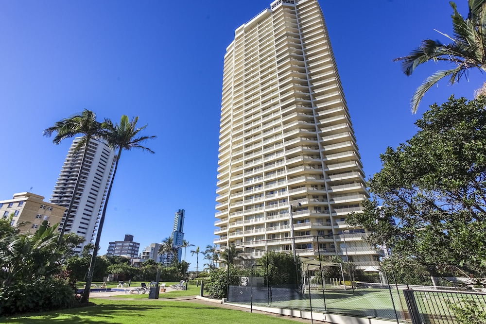Contessa Condominiums 4/50