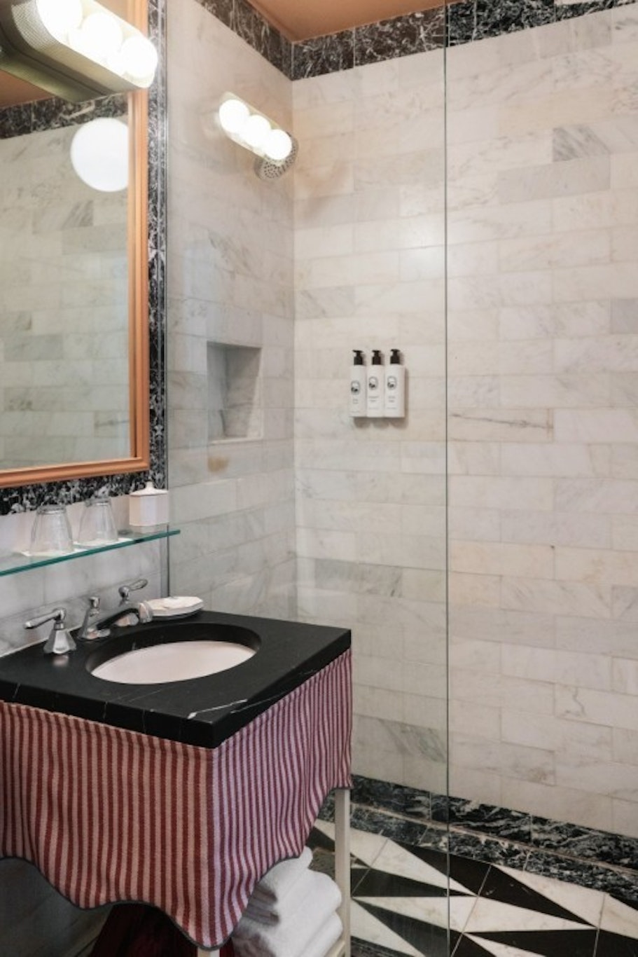 Maison 140 Hotel 62/64