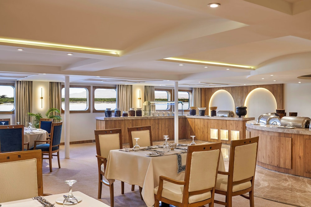 Mövenpick MS The Royal Lotus Nile Cruise 33/43