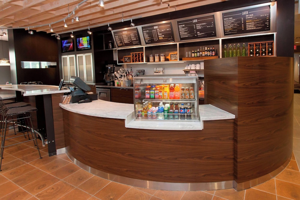 Courtyard by Marriott Houston City Place 11/50
