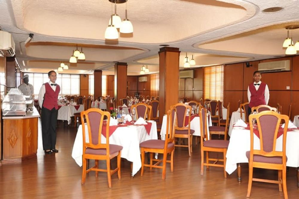 Gold Crest Hotel 55/71