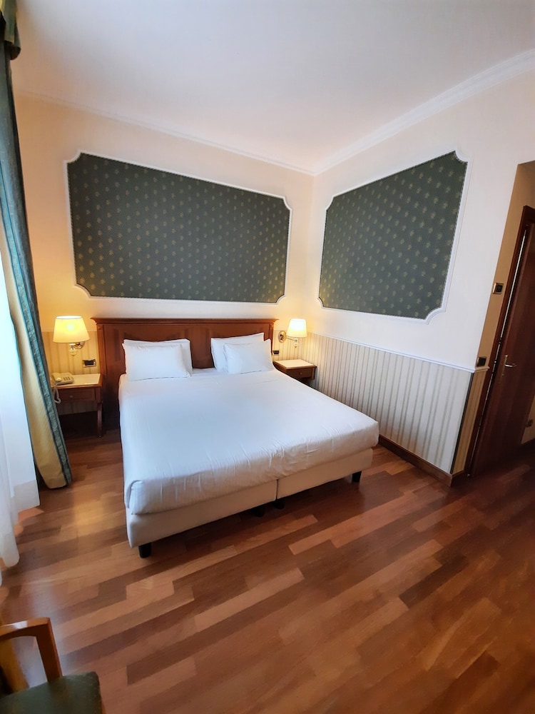 STANDARD, DOUBLE BED