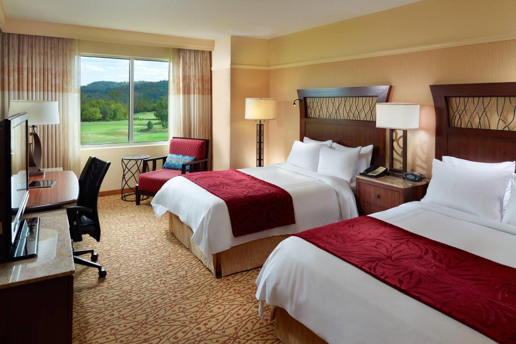 1 Bedroom, Suite, Golf Course View, Sofa