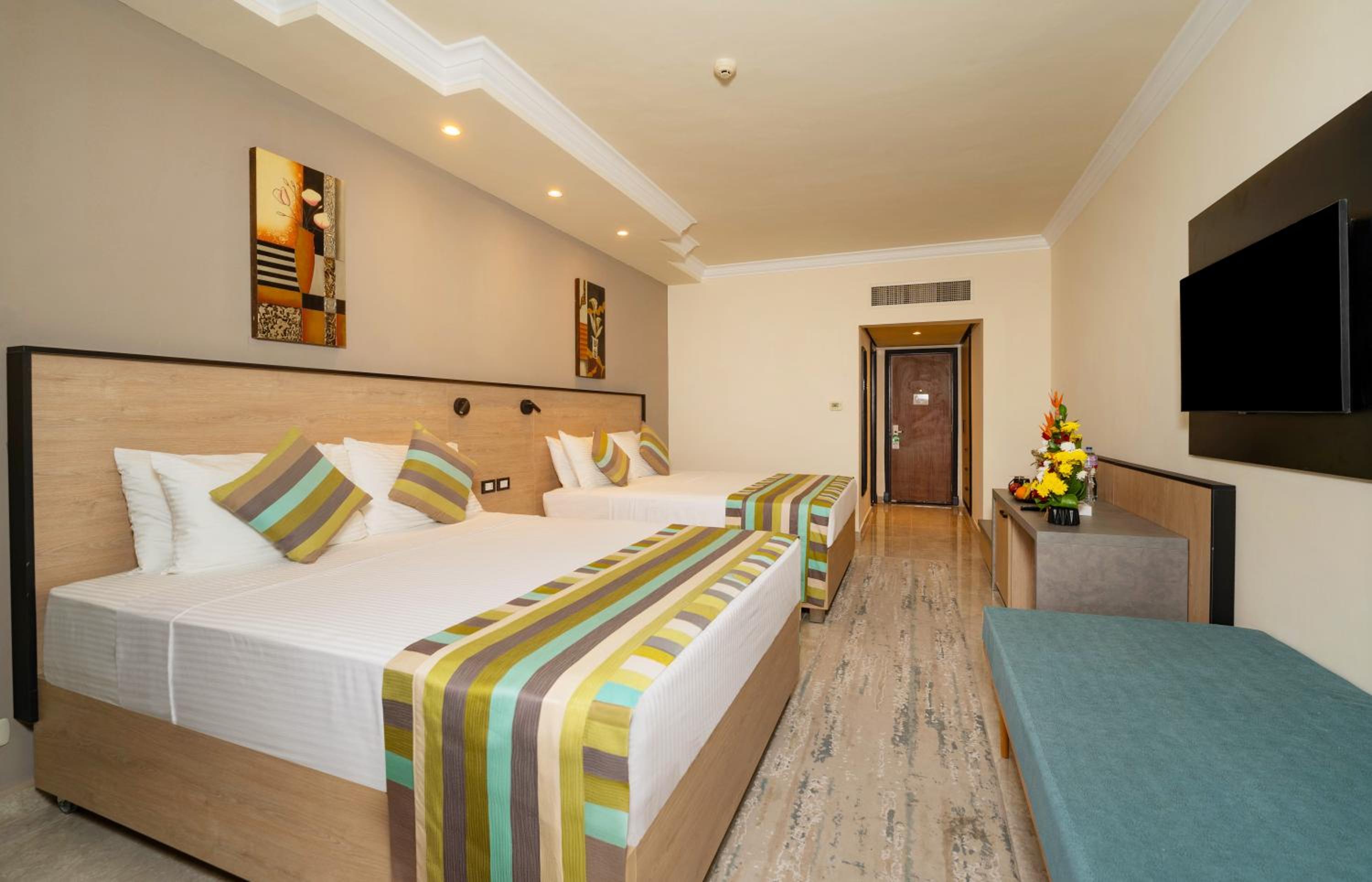 Superior, Quadruple, 2 Double Beds