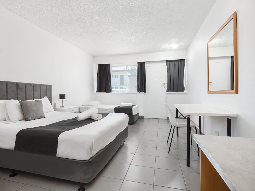 ROOM, PET FRIENDLY