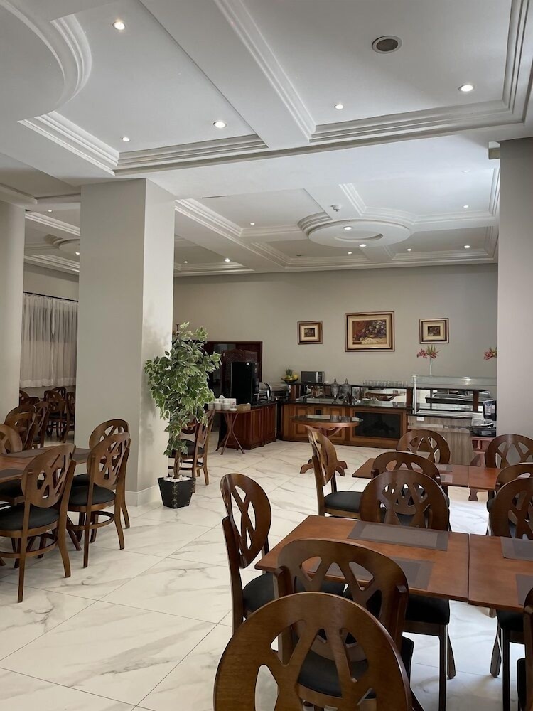 restaurant cafeteria