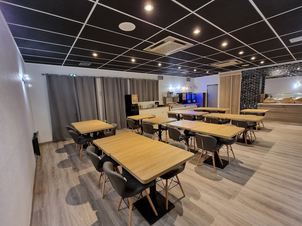 Hotel Le Relais Pau Lons 47/53