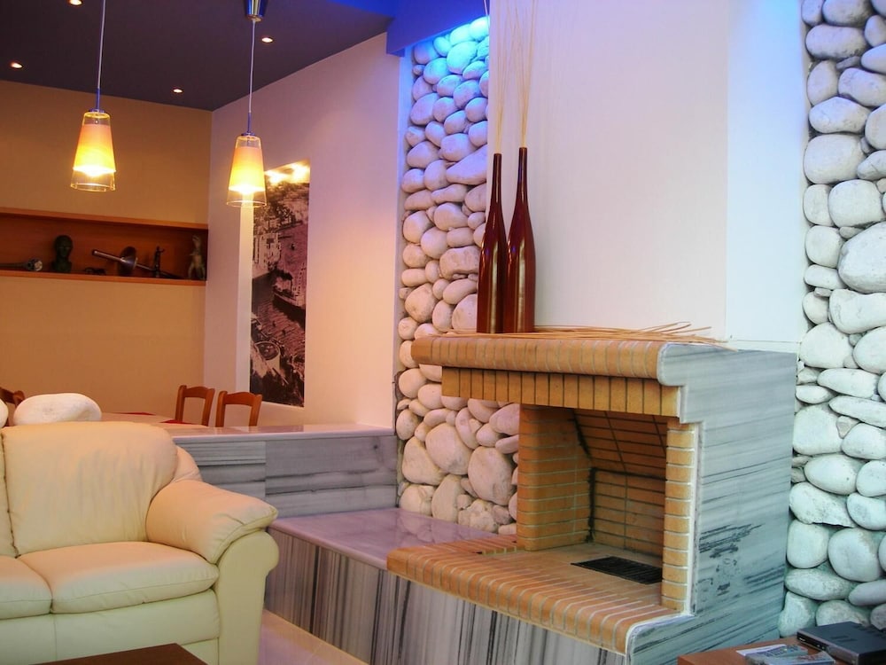 HOTEL SEGAS 32/43