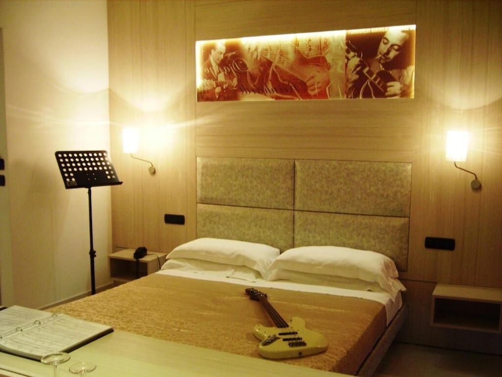 SUPERIOR, DOUBLE BED