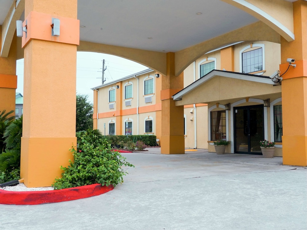 Americas Best Value Inn & Suites Bush Intl Airport 8/23