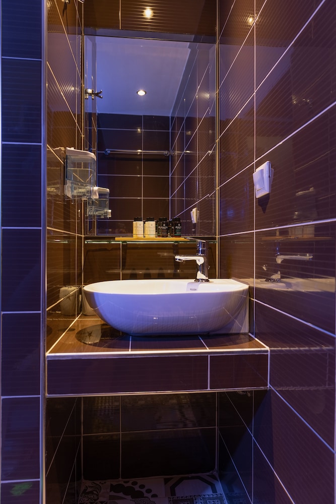 Enalio Suites 24/42