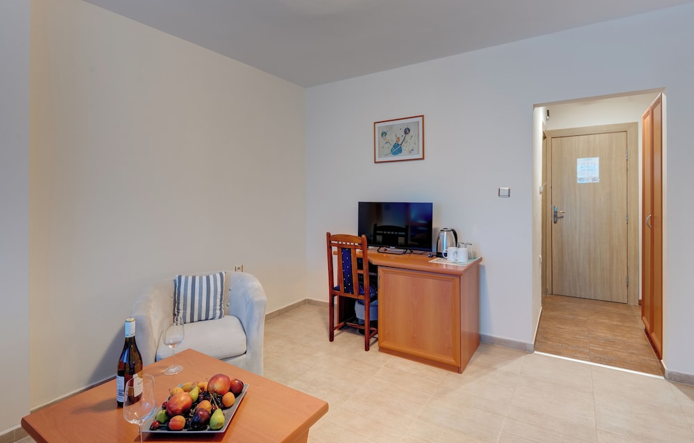 Amon Ra Family Hotel 5/35