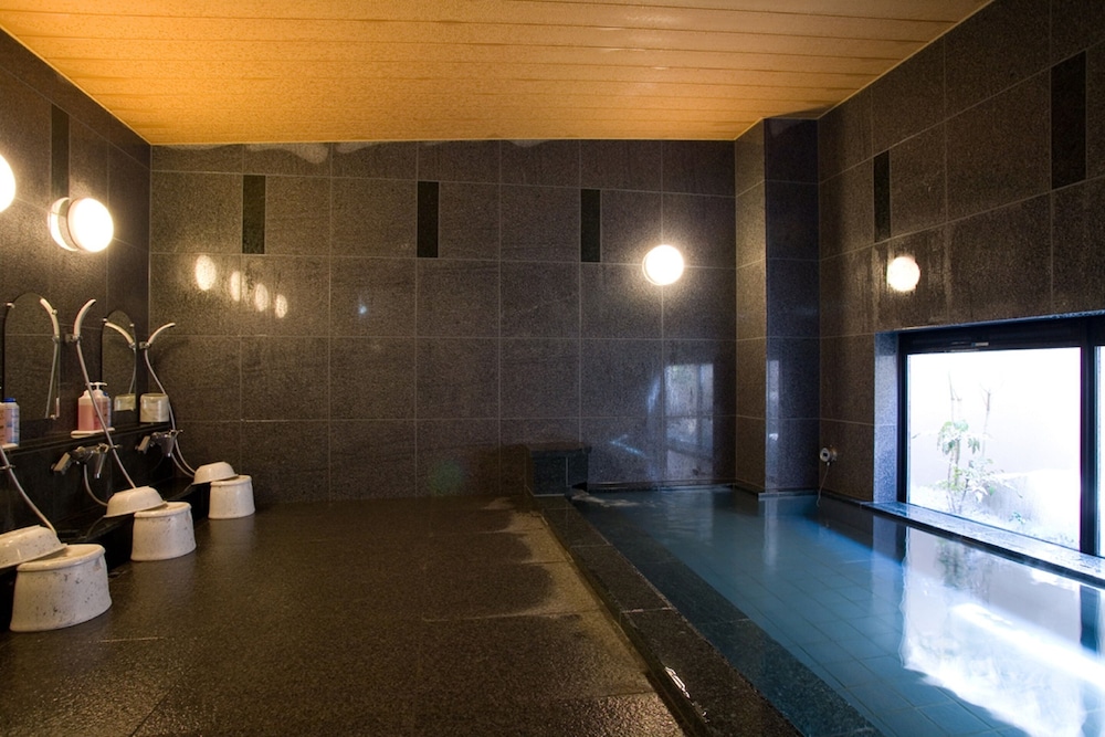 HOTEL ROUTE-INN Nanao Ekihigashi 32/40