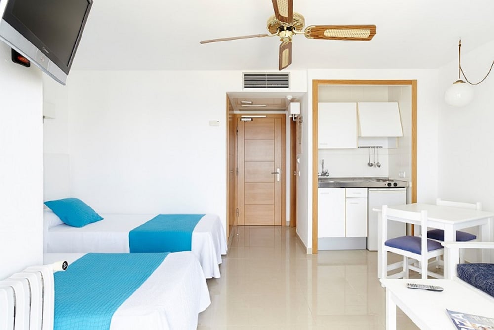 Aparthotel Nereida 11/45