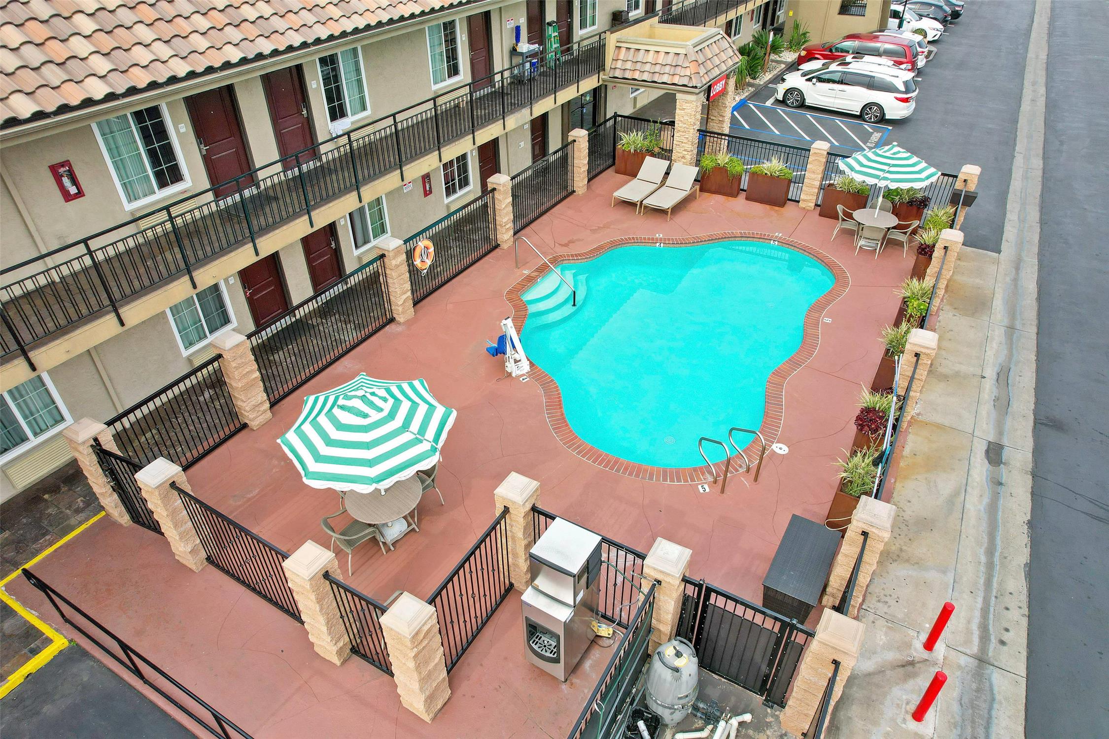 Econo Lodge Inn & Suites Escondido Downtown 6/48