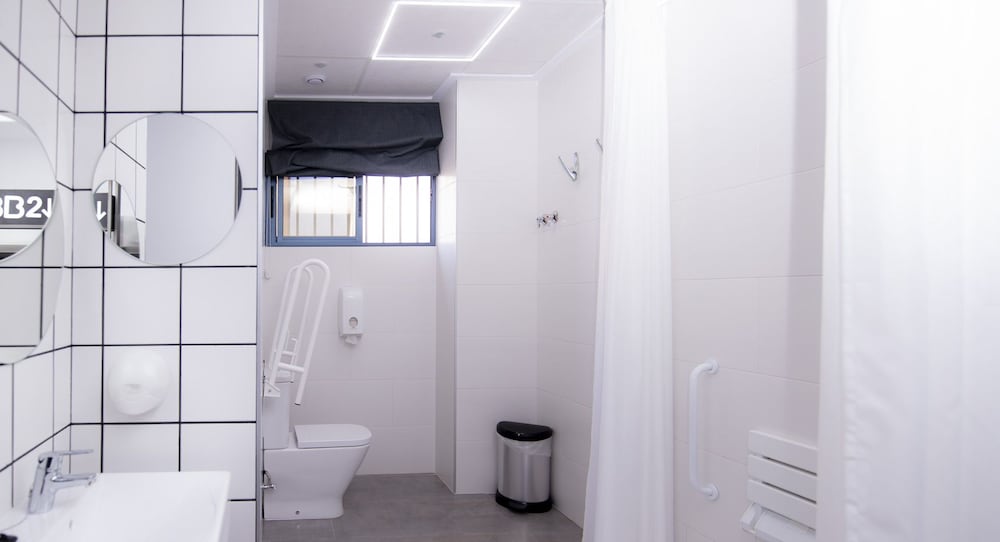 Bea Beach Hostel 42/44