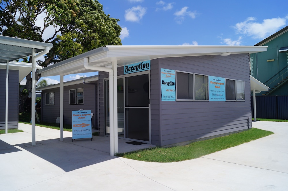 Tin Can Bay's Sleepy Lagoon Motel 24/42