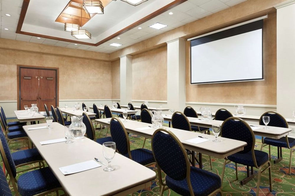 DoubleTree by Hilton Corpus Christi Beachfront 36/41