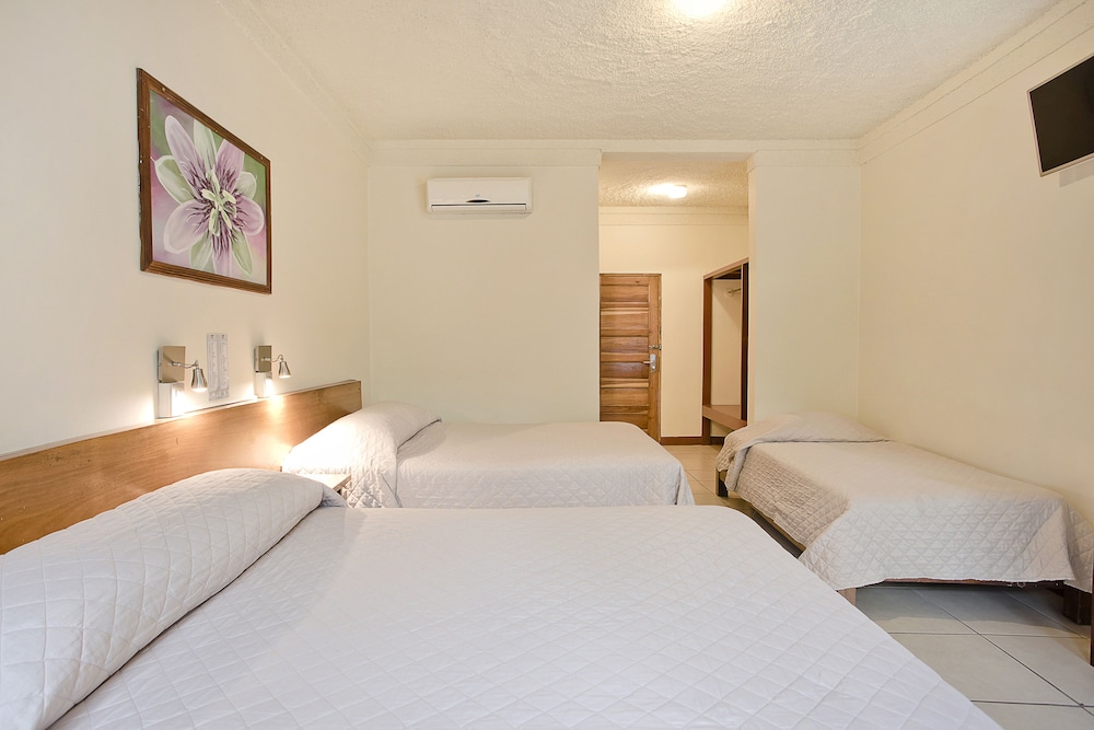 Hotel Boyeros 26/62