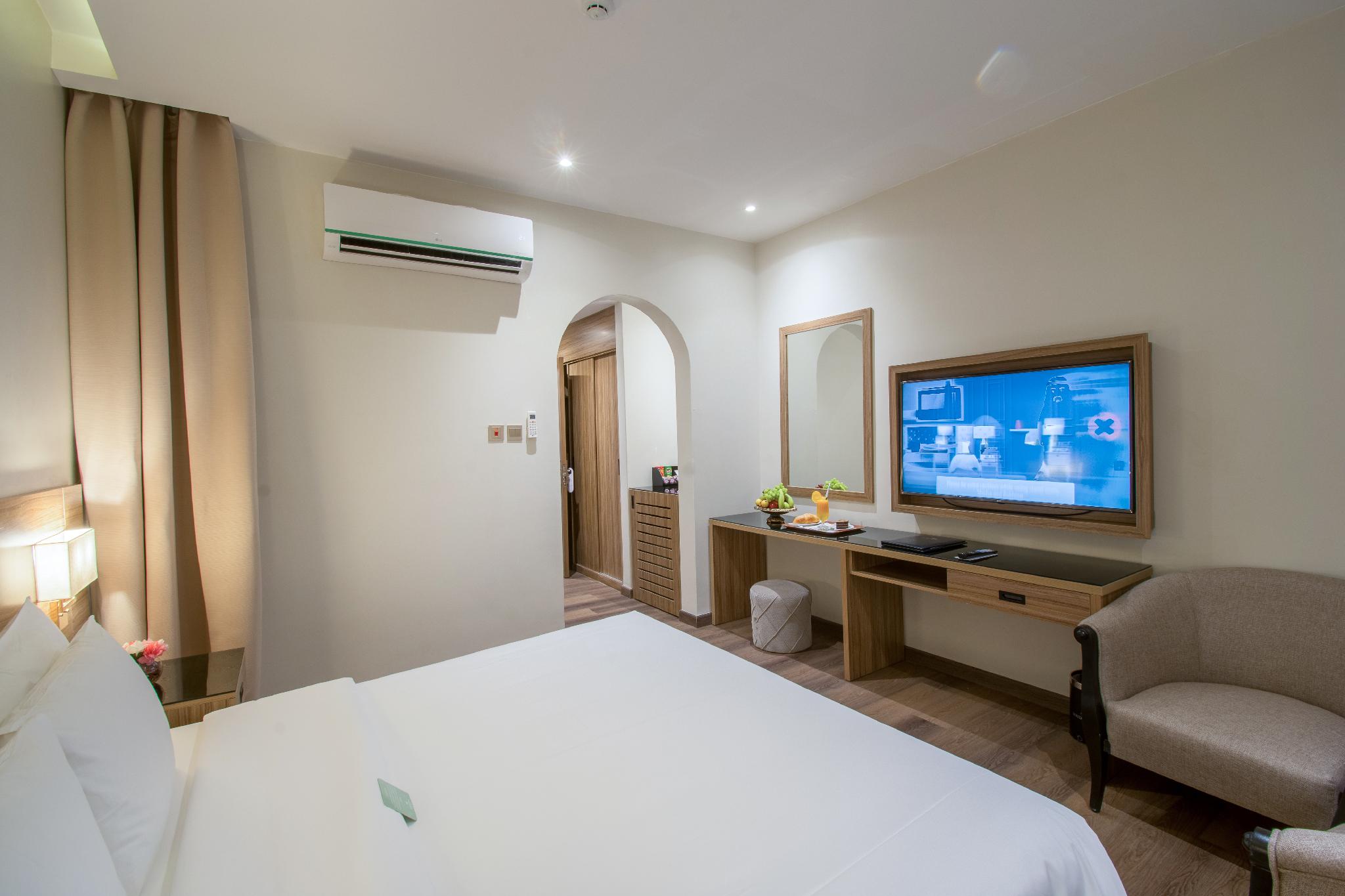 Deluxe, Double or Twin Bed