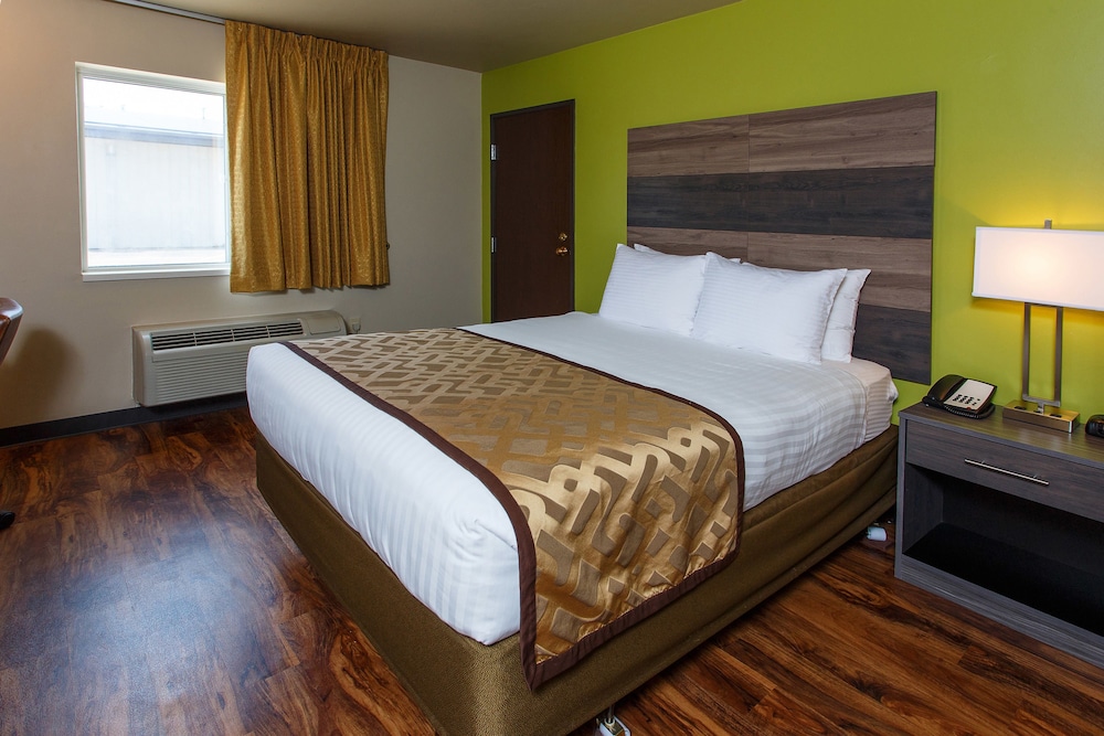 Hotel J Green Bay Formerly Airport Settle Inn 18/72