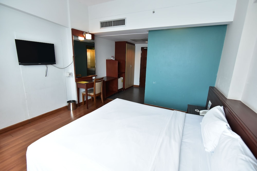 ALOHA HOTEL HAT YAI 17/66