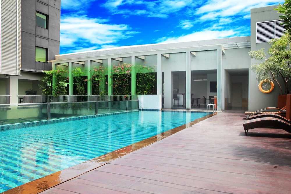 Sparks Life Jakarta, ARTOTEL Curated 45/50
