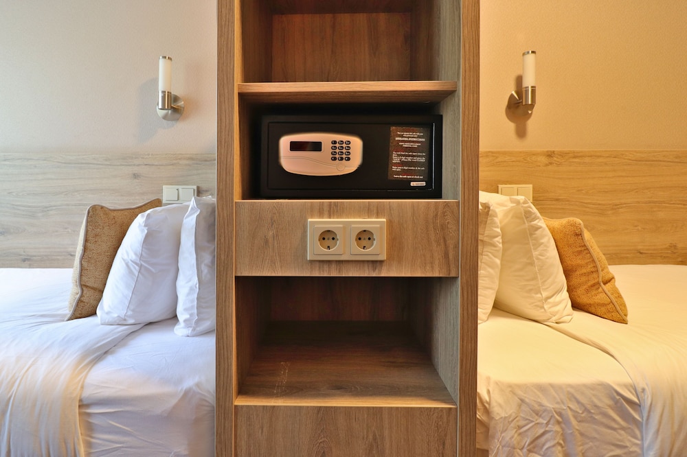 Xo Hotels Blue Square 40/65