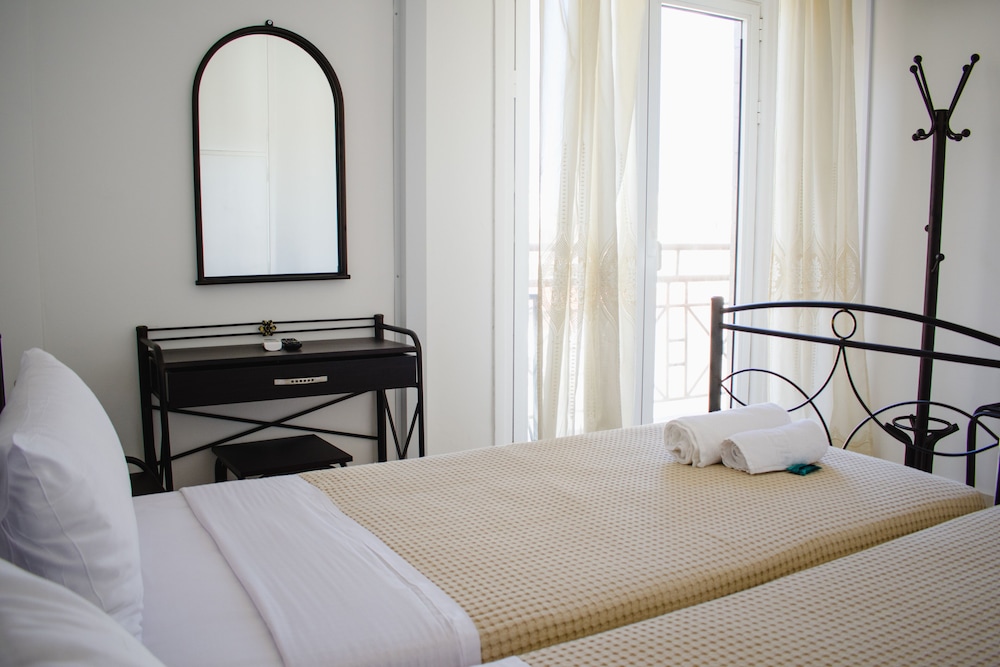 Nikolakakis Rooms Lavrio 36/65