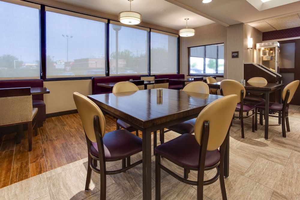 Drury Inn and Suites Louisville East 30/40