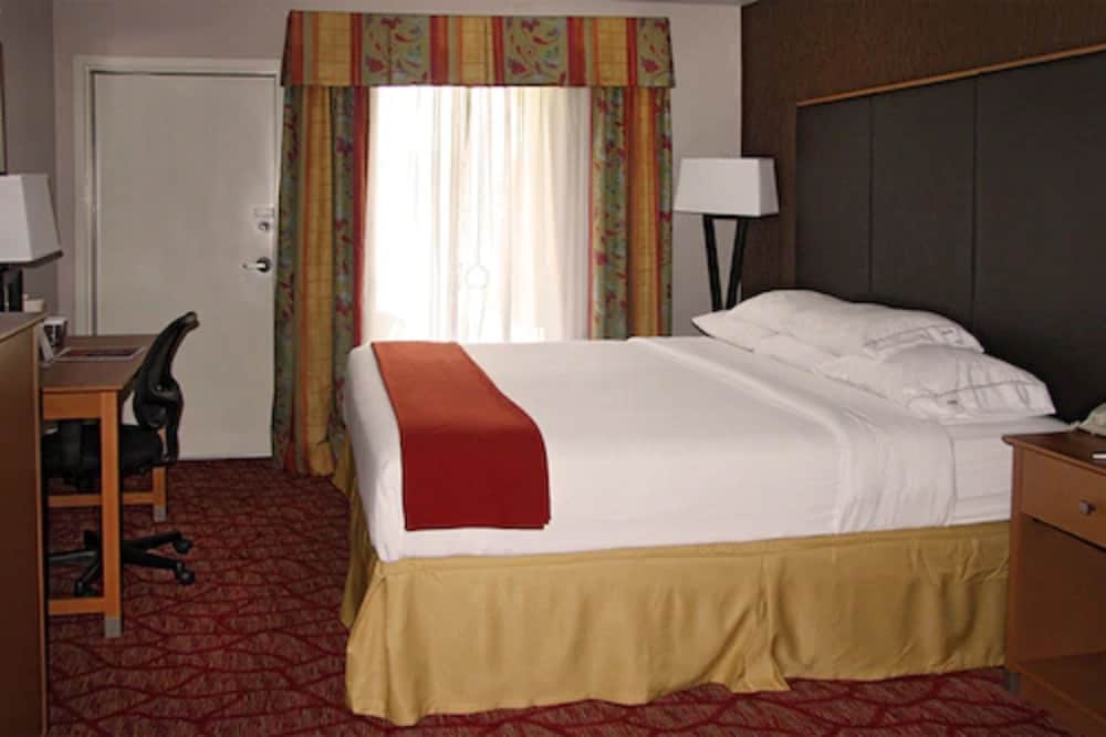 Holiday Inn Express Roseburg 57/69