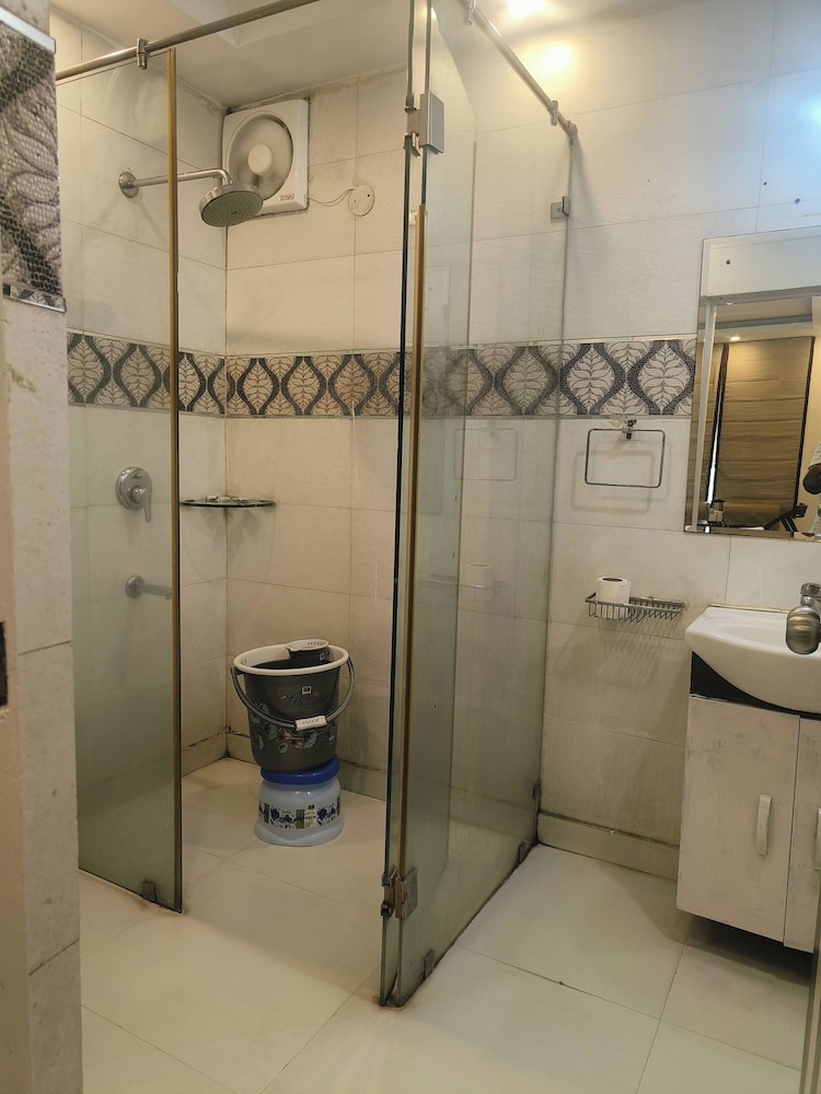 Hotel Grace At Karol Bagh 43/45