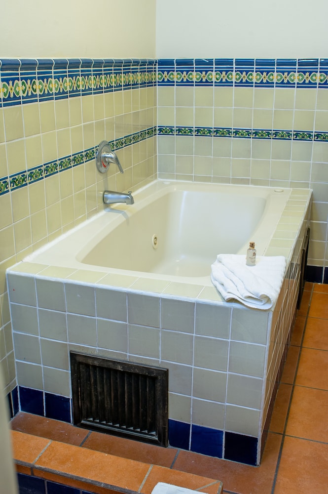 Meson Del Valle Hotel 48/50
